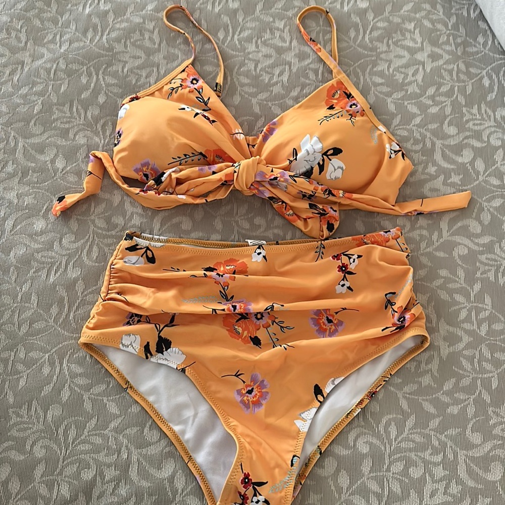 NWOT Yellow Flowery Bikini